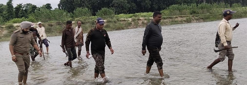 मण्डलायुक्त ने आकांक्षी जनपद व आकांक्षी विकास खण्ड के कार्यों की समीक्षा की।