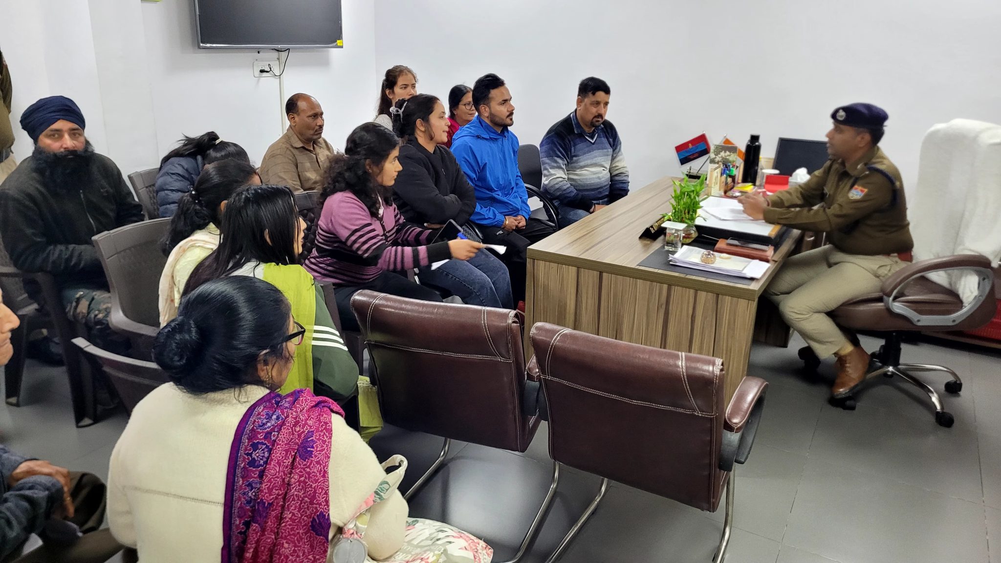 हल्द्वानी: सोने के आभूषण बनाने के नाम पर सुनार फरार, पीड़ितों ने एसएसपी कार्यालय में शिकायत दी