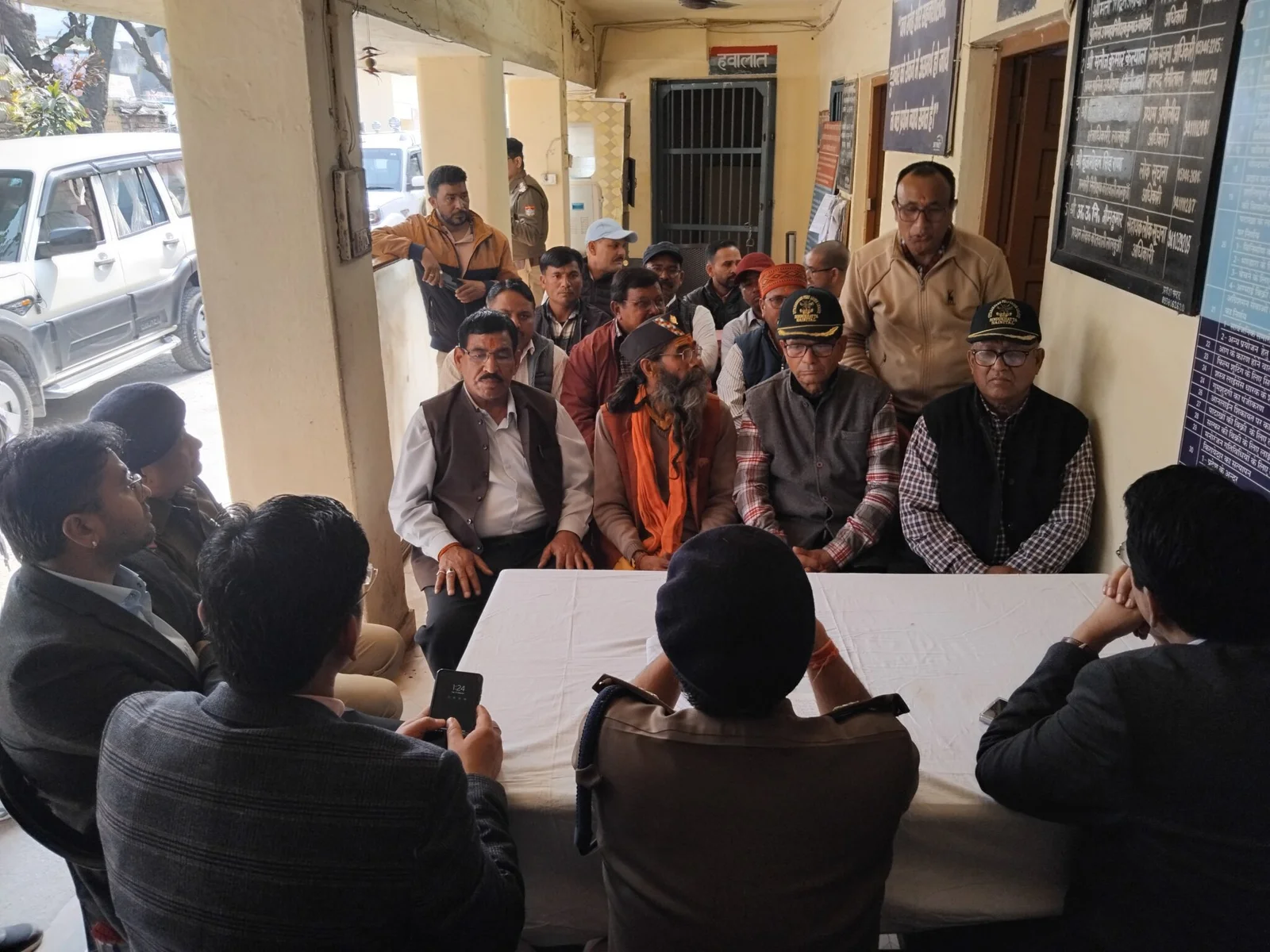 बिंदुखत्ता 'महारैली' पर प्रशासन का पहरा: कोतवाली में घंटों चली मंथन बैठक; सिटी मजिस्ट्रेट बोले- 'आंदोलन लोकतांत्रिक हो, अराजकता पर होगी सख्ती'