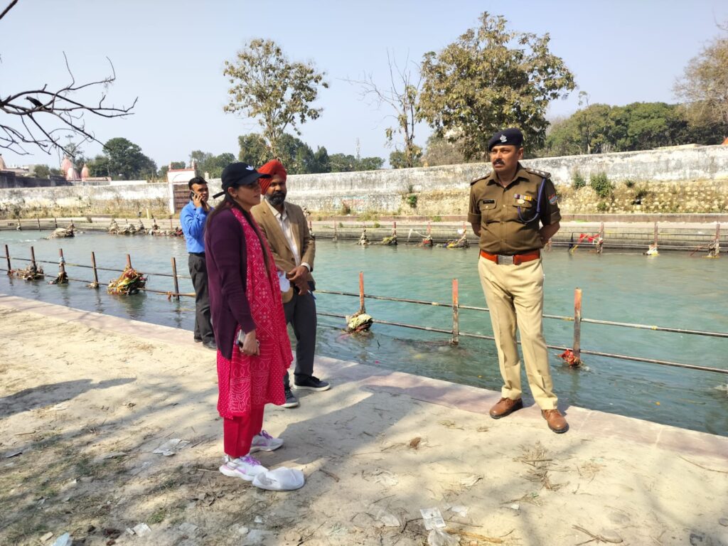 कुंभ 2026 की तैयारी: ग्राउंड जीरो पर उतरीं मेलाधिकारी सोनिका, बैरागी कैंप और दक्षद्वीप में परखीं व्यवस्थाएं; बोलीं- 'श्रद्धालुओं की सुरक्षा में चूक बर्दाश्त नहीं'