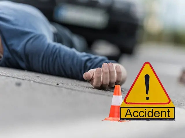 पिथौरागढ़ में दर्दनाक हादसा: मटेला बैंड के पास 250 मीटर गहरी खाई में गिरी कार, दंपती की मौत