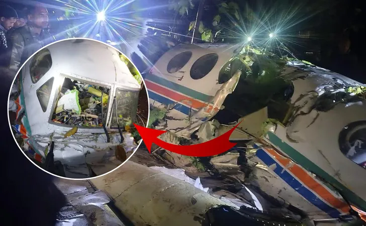 झारखंड के चतरा में बड़ा विमान हादसा: दिल्ली जा रही एयर एंबुलेंस क्रैश, मरीज समेत सभी 7 लोगों की मौत
