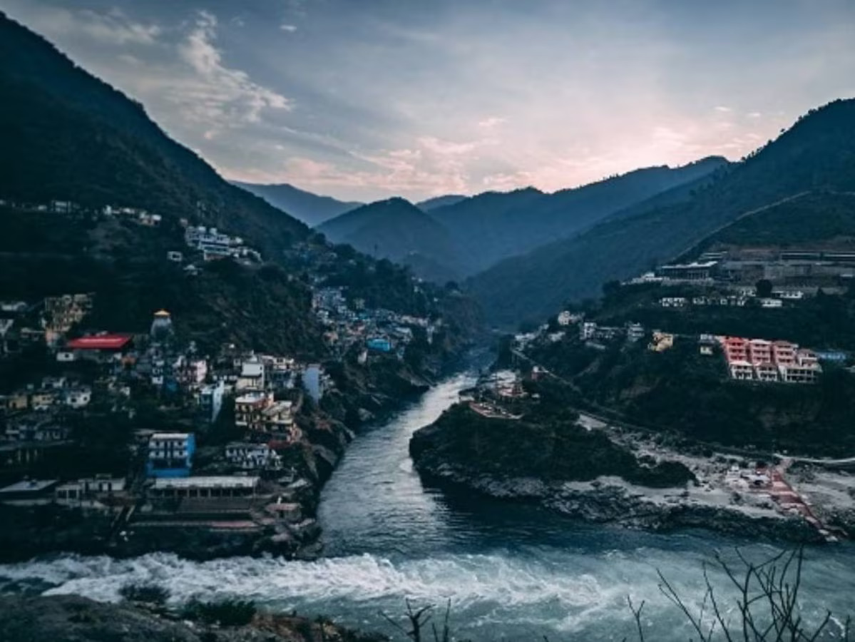 CAG रिपोर्ट में उजागर हुई नमामि गंगा की खामियां: उत्तराखंड में सीवेज प्रबंधन और निगरानी व्यवस्था पर गंभीर सवाल