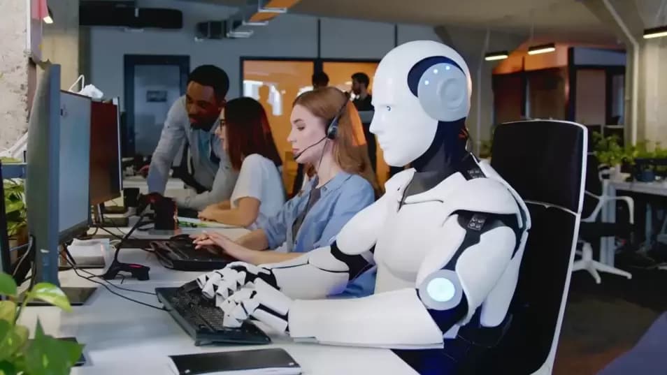 भारत में आर्टिफिशियल इंटेलिजेंस का बढ़ता असर: कुछ नौकरियां खत्म, लेकिन नए अवसरों के खुल रहे द्वार