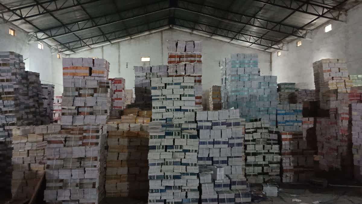 रुद्रपुर में नकली NCERT किताबों का बड़ा भंडाफोड़: 4 करोड़ की किताबों से भरा गोदाम सील, कई राज्यों में होती थी सप्लाई