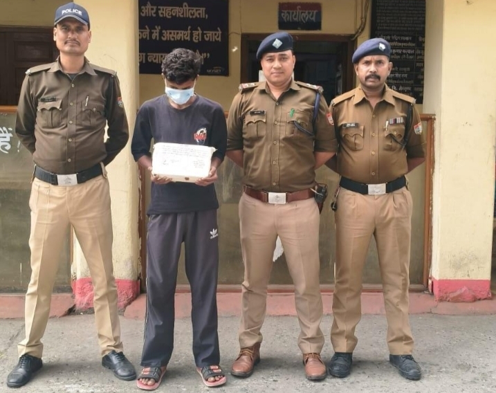 लालकुआं पुलिस की बड़ी कार्रवाई: 19 वर्षीय युवक अवैध तमंचे के साथ गिरफ्तार
